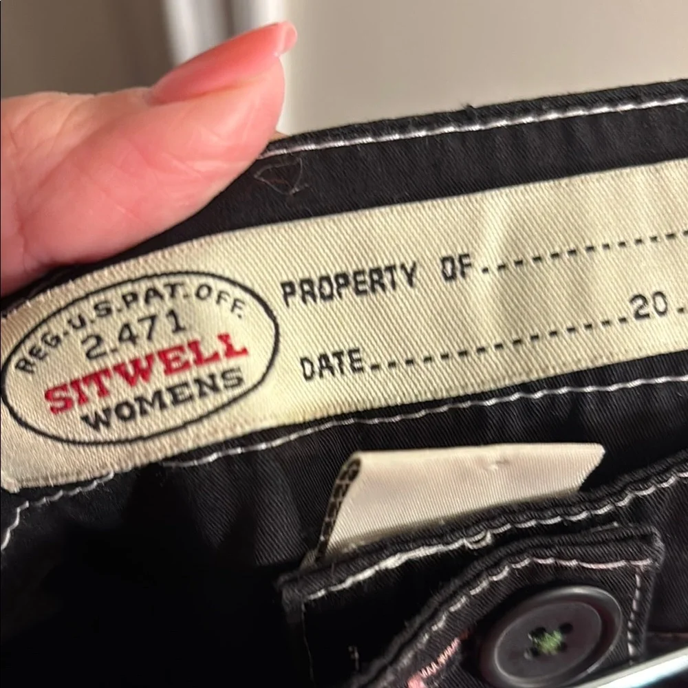 Chic Black A-Line Skirt with Full Silhouette - Picture 6 of 9